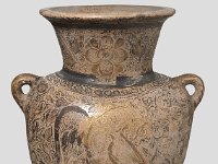 Ame Ker 35 b  Ame Ker 35, Mexiko, Bundesstaat Jalisco, Guadalajara/Tonalá, Kolonialzeit, 17./18. Jahrhundert, Große Vase, Ton, Gold, Silber, Fassung, H 33,7 cm, B mit Henkeln 28 cm, Dm Mündung 19,5 cm : Museumsfoto: Claus Cordes, Bestandskatalog Ethnologie
